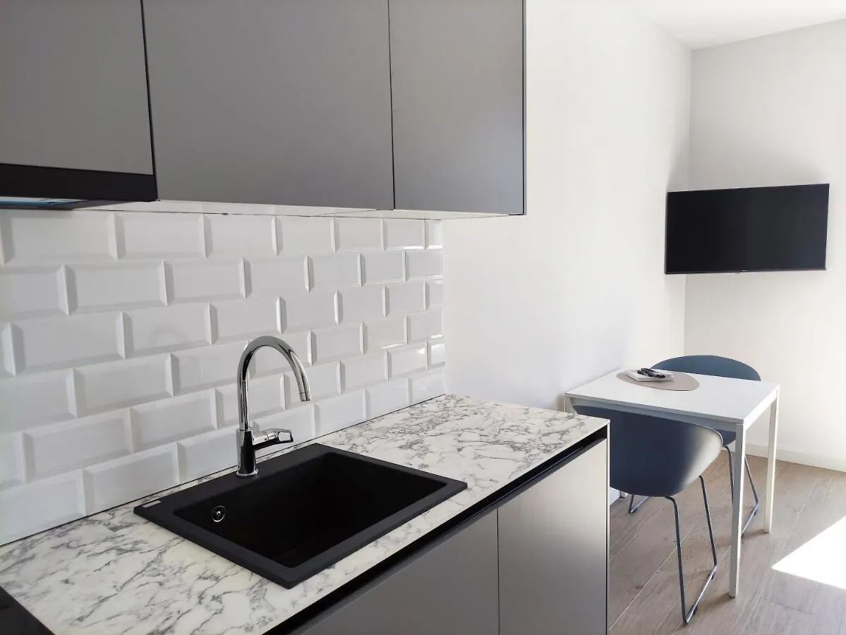 Nik Studio Apartments プーラ