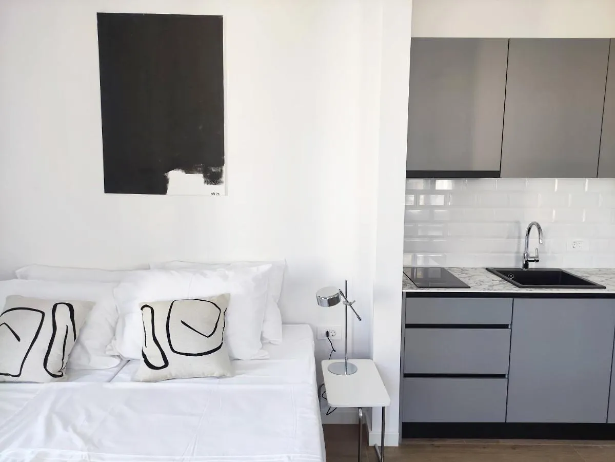 Nik Studio Apartments プーラ
